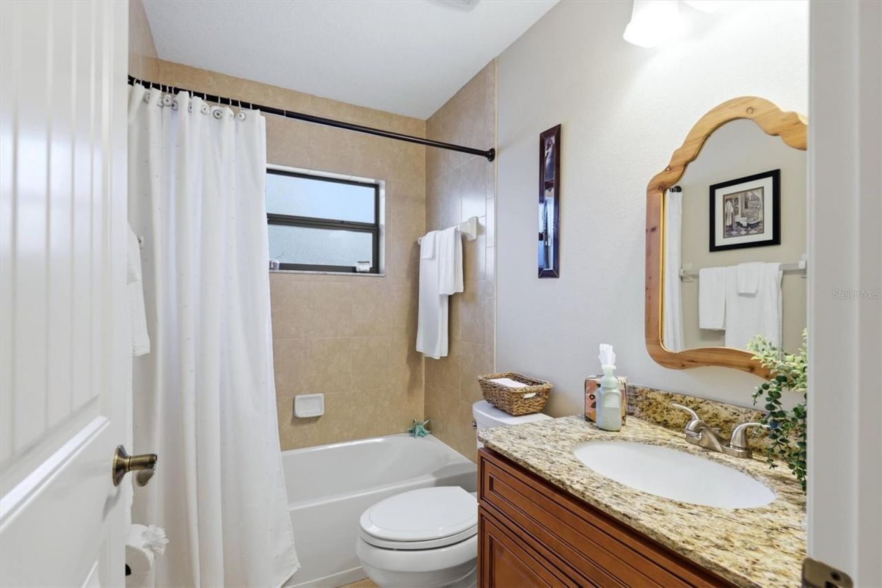 7106 35th Street E, Sarasota, FL 34243 Photo