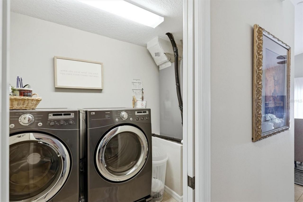 7106 35th Street E, Sarasota, FL 34243 Photo