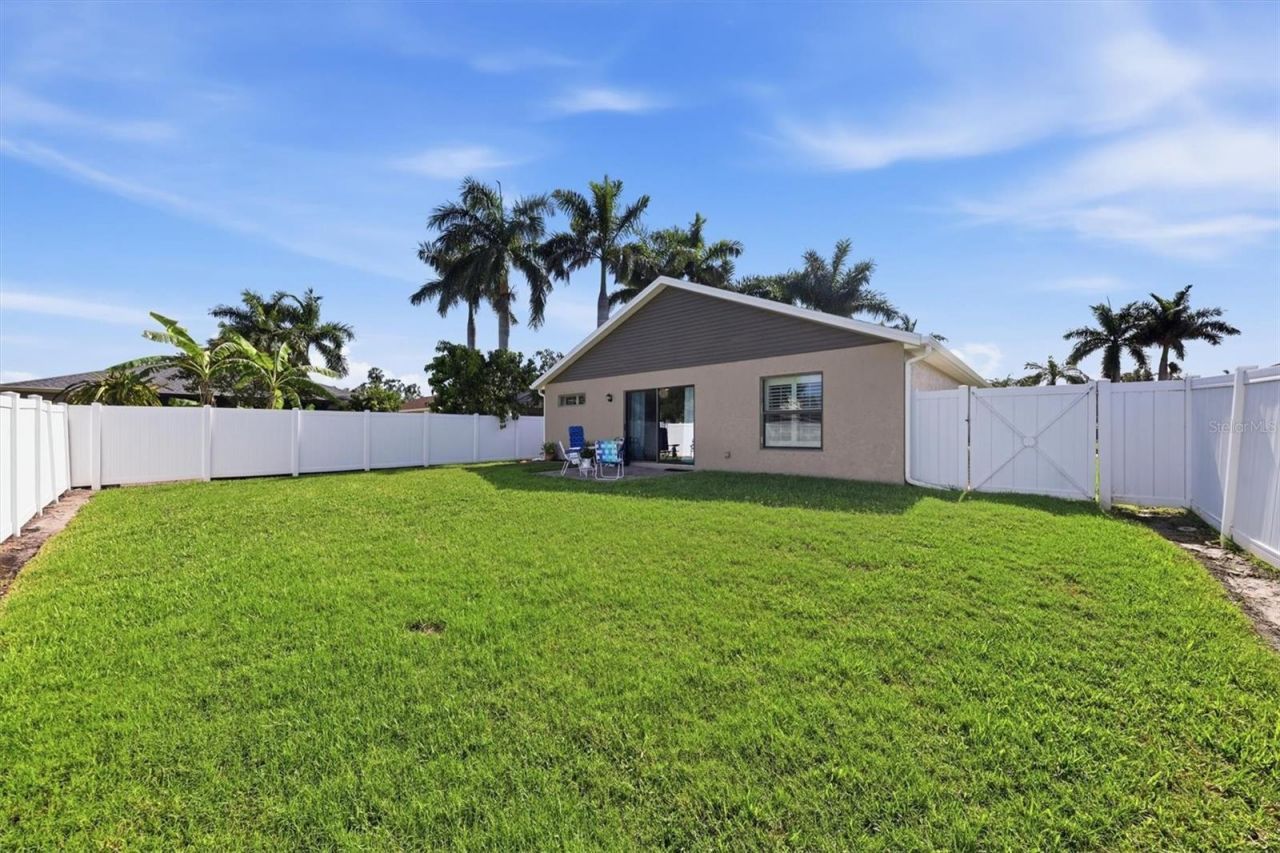 7106 35th Street E, Sarasota, FL 34243 Photo