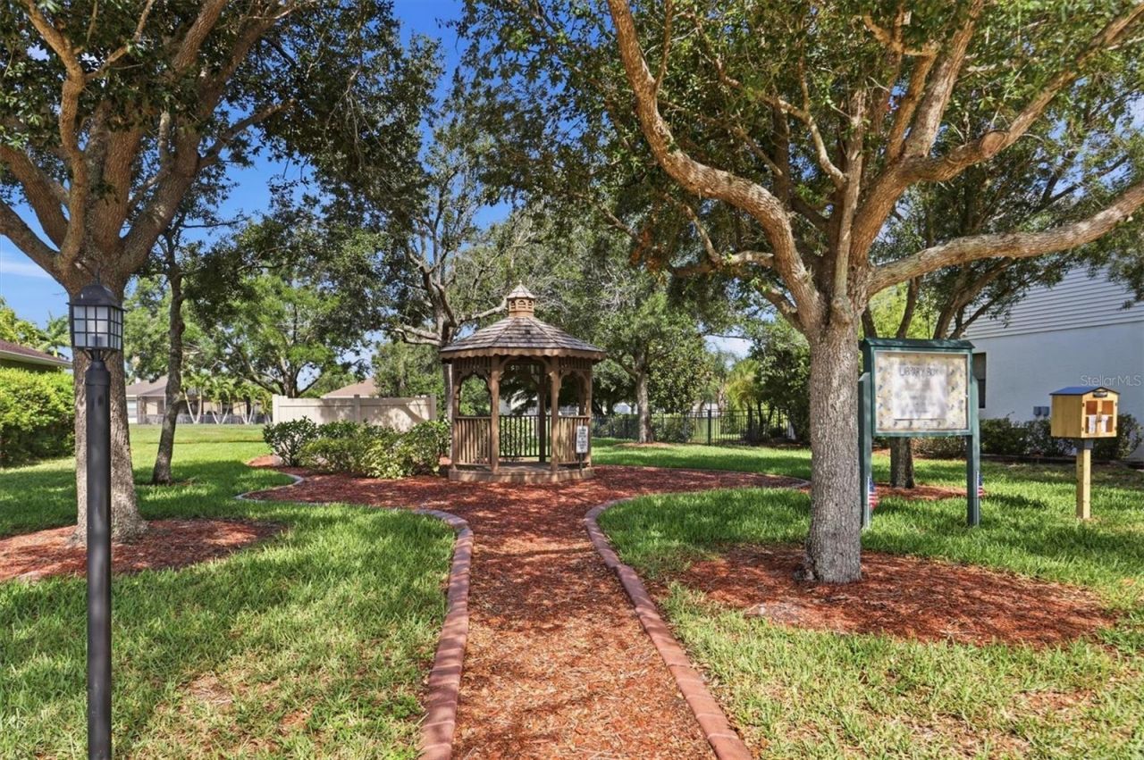 7106 35th Street E, Sarasota, FL 34243 Photo