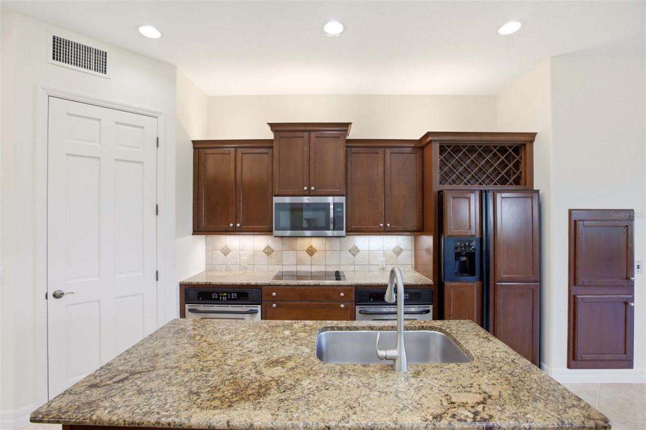 8417 Lone Eagle Way, Sarasota, FL 34241 Photo