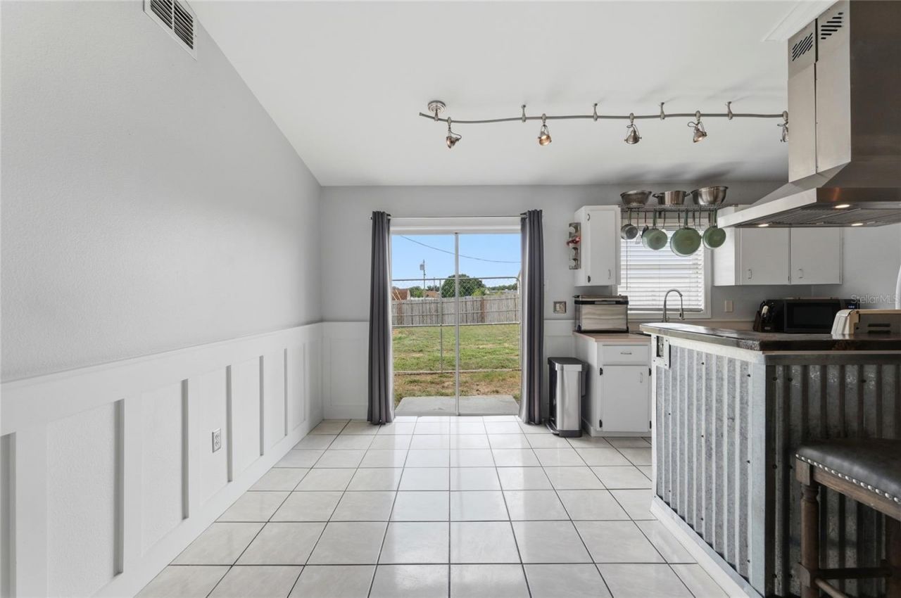 6005 Lake Ruth Drive W, Dundee, FL 33838 Photo
