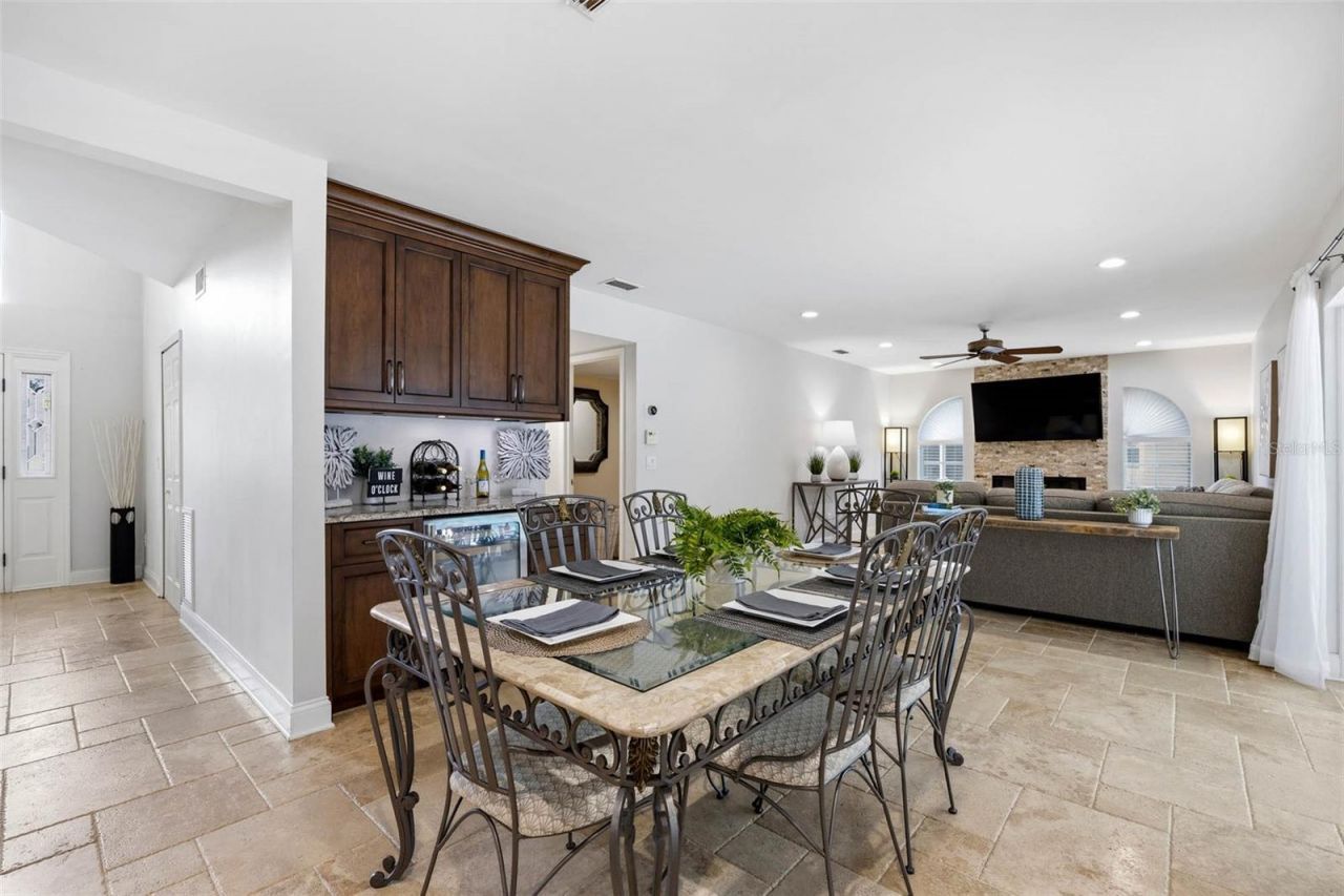 9149 Maple Ct, Seminole, FL 33777 Photo