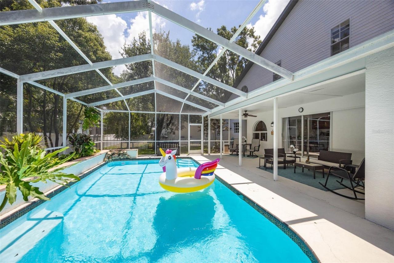 9149 Maple Ct, Seminole, FL 33777 Photo
