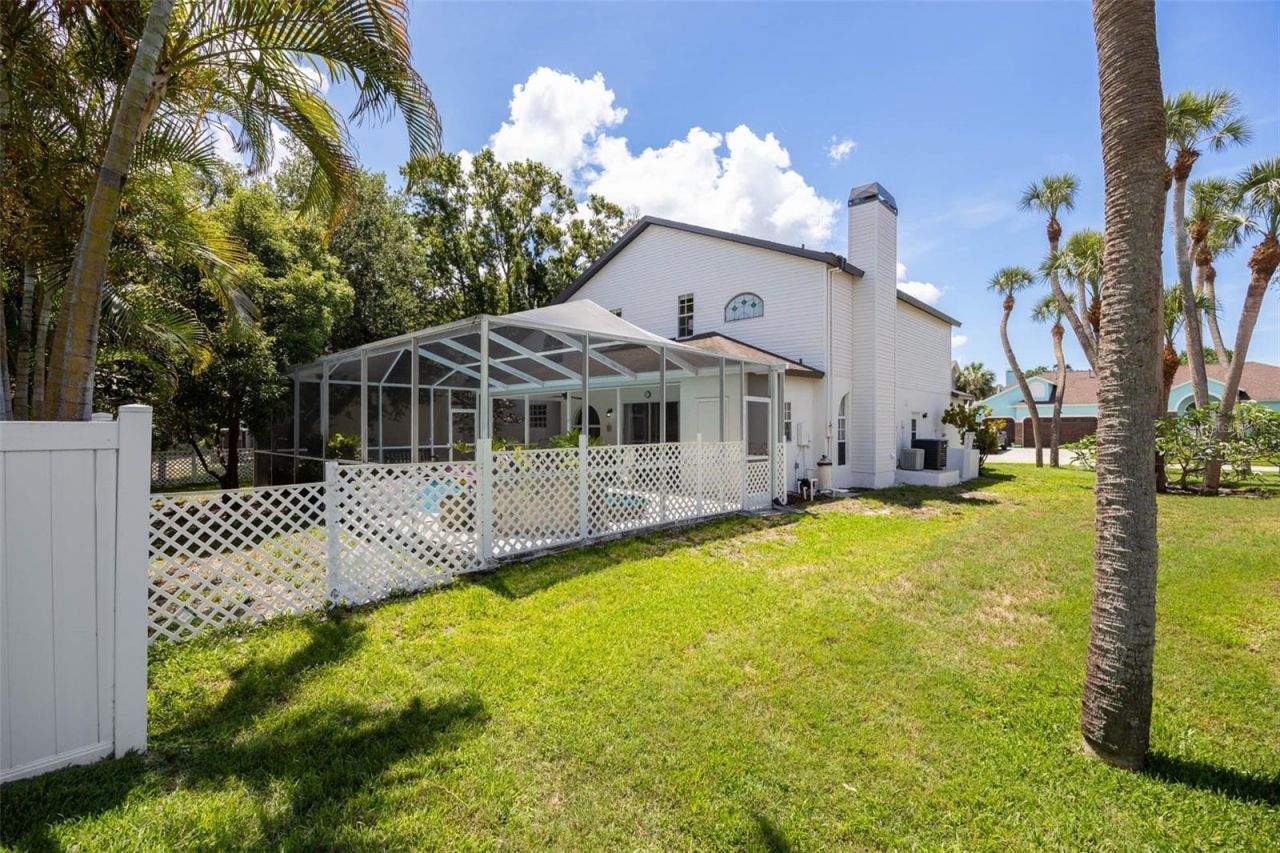 9149 Maple Ct, Seminole, FL 33777 Photo
