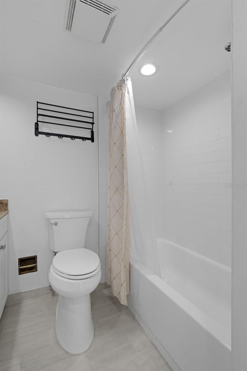 2220 Bahia Vista Street, Unit G4, Sarasota, FL 34239 Photo