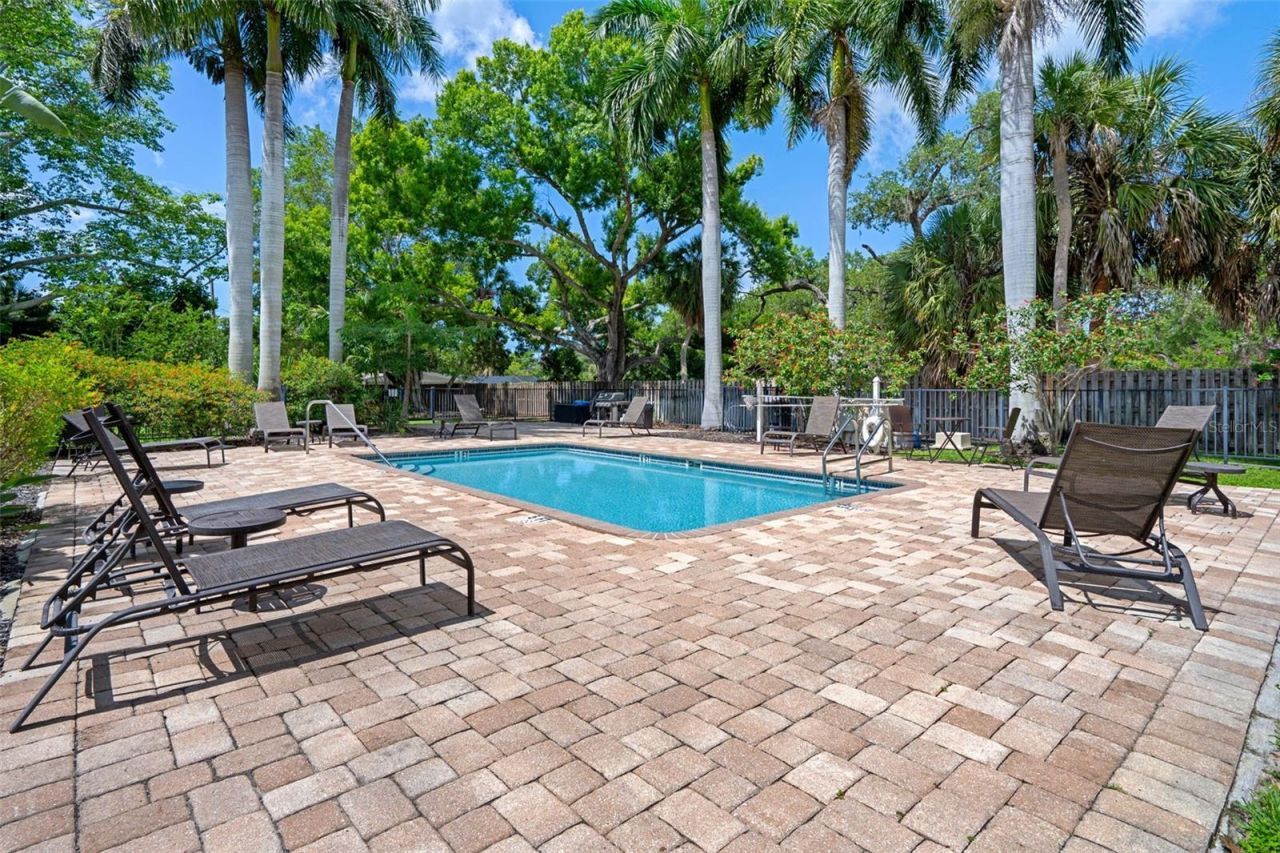 2220 Bahia Vista Street, Unit G4, Sarasota, FL 34239 Photo