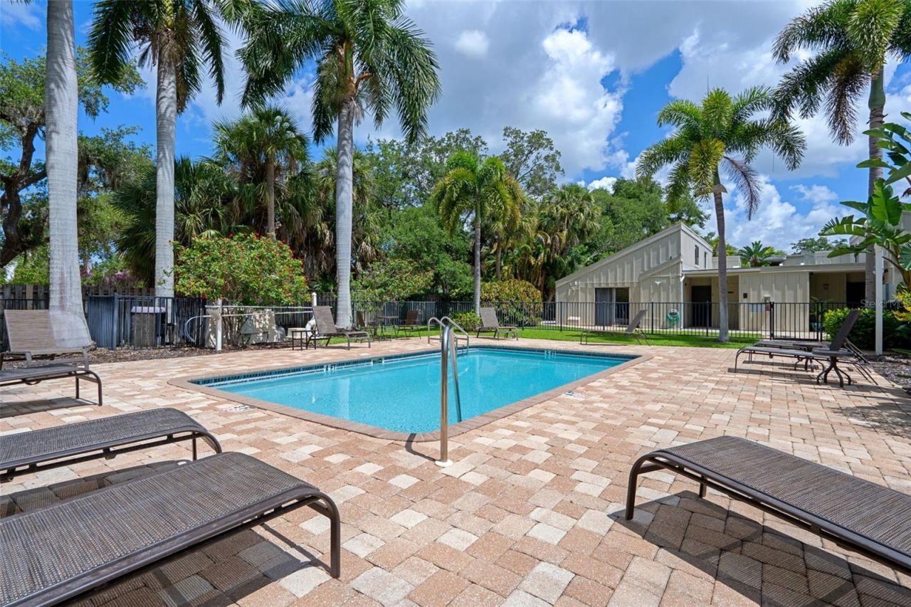 2220 Bahia Vista Street, Unit G4, Sarasota, FL 34239 Photo