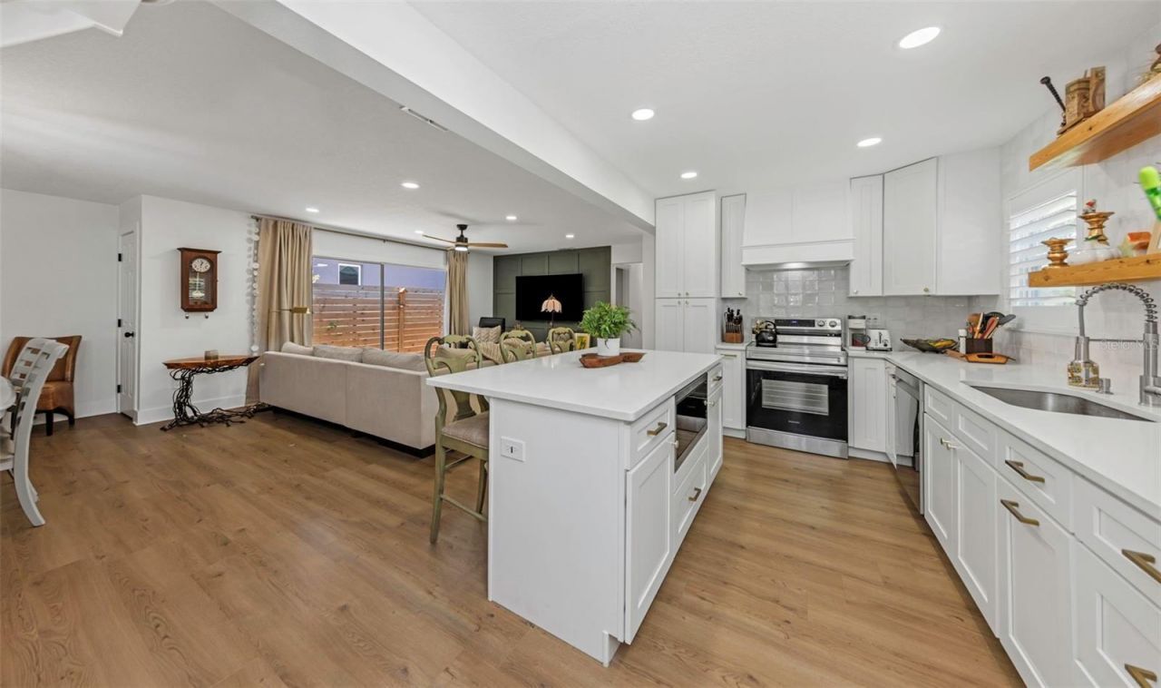 710 31st Avenue N, Saint Petersburg, FL 33704 Photo