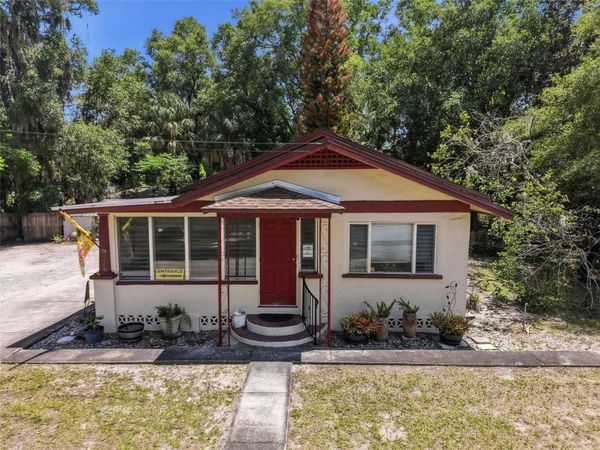 718 E NEW YORK AVENUE , DELAND, FL 32724