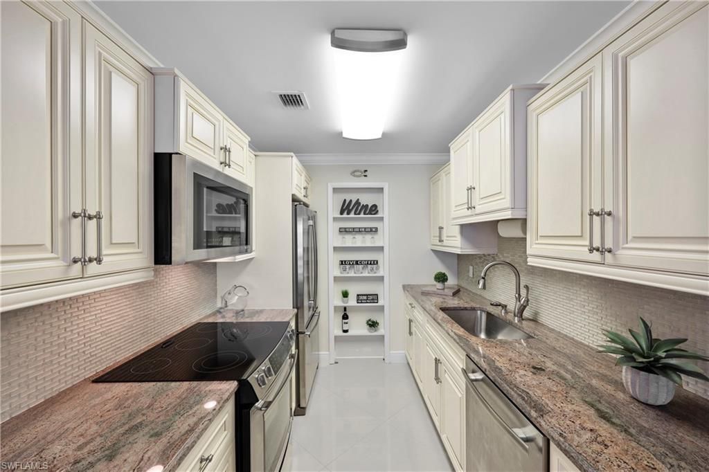 2100 Gulf Shore Blvd N, Unit 212, Naples, FL 34102 Photo