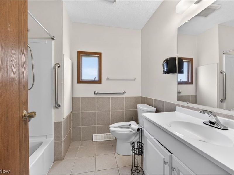 16519 Albion Road , Strongsville, OH 44136 Photo 29