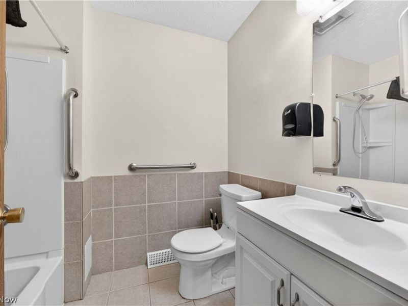 16519 Albion Road , Strongsville, OH 44136 Photo 34