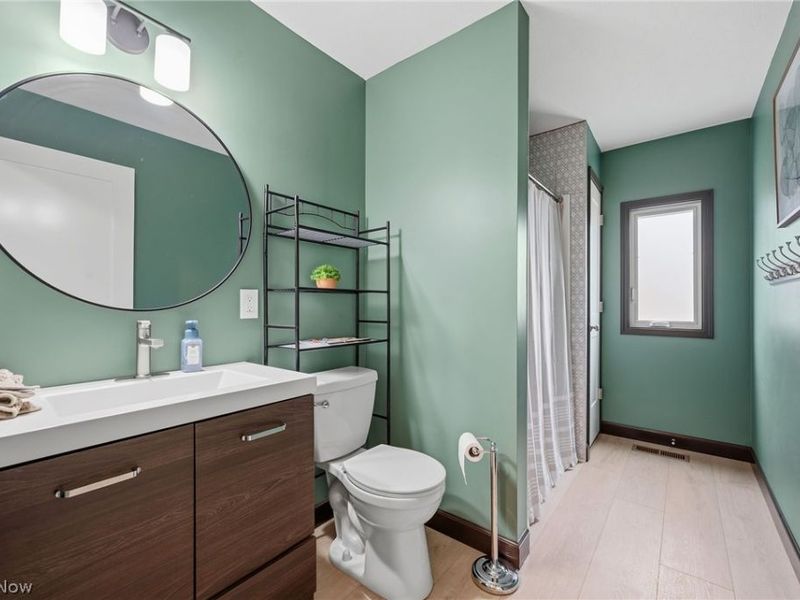19474 Benbow Road , Strongsville, OH 44136 Photo 18