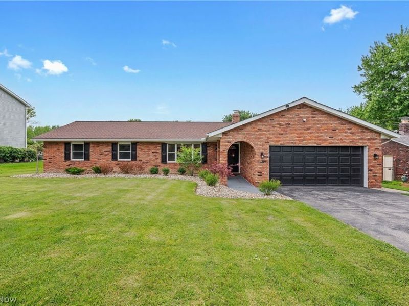 19474 Benbow Road , Strongsville, OH 44136 Photo 2