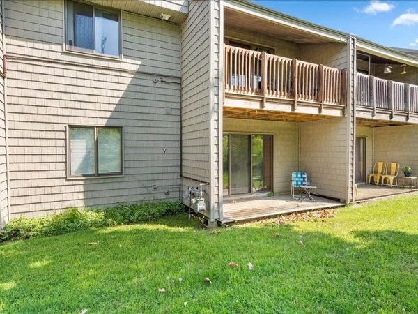11 Hawthorne Circle, South Burlington, VT 05403