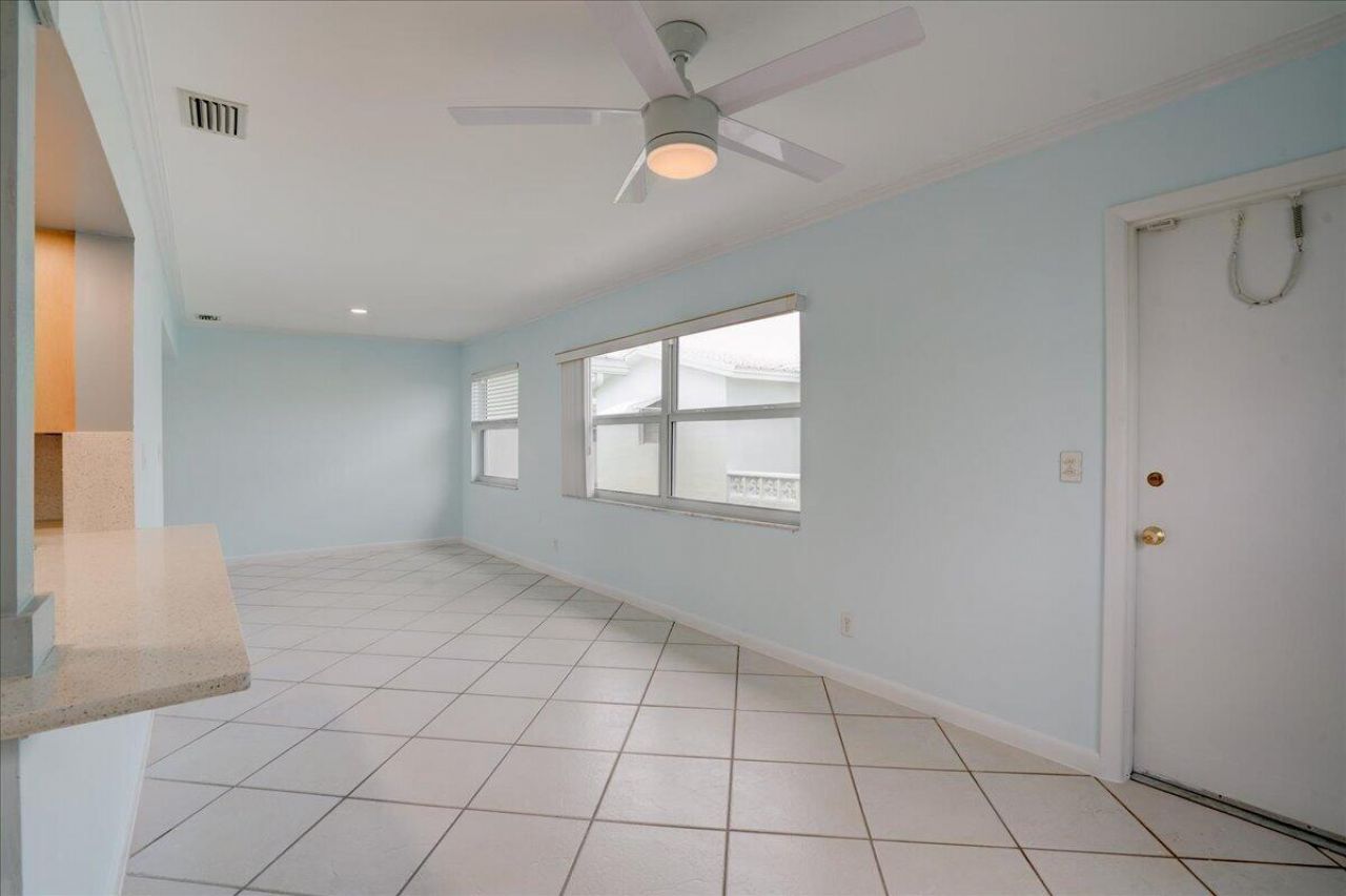 2086 SW 12th Avenue, Boynton Beach, FL 33426 Photo