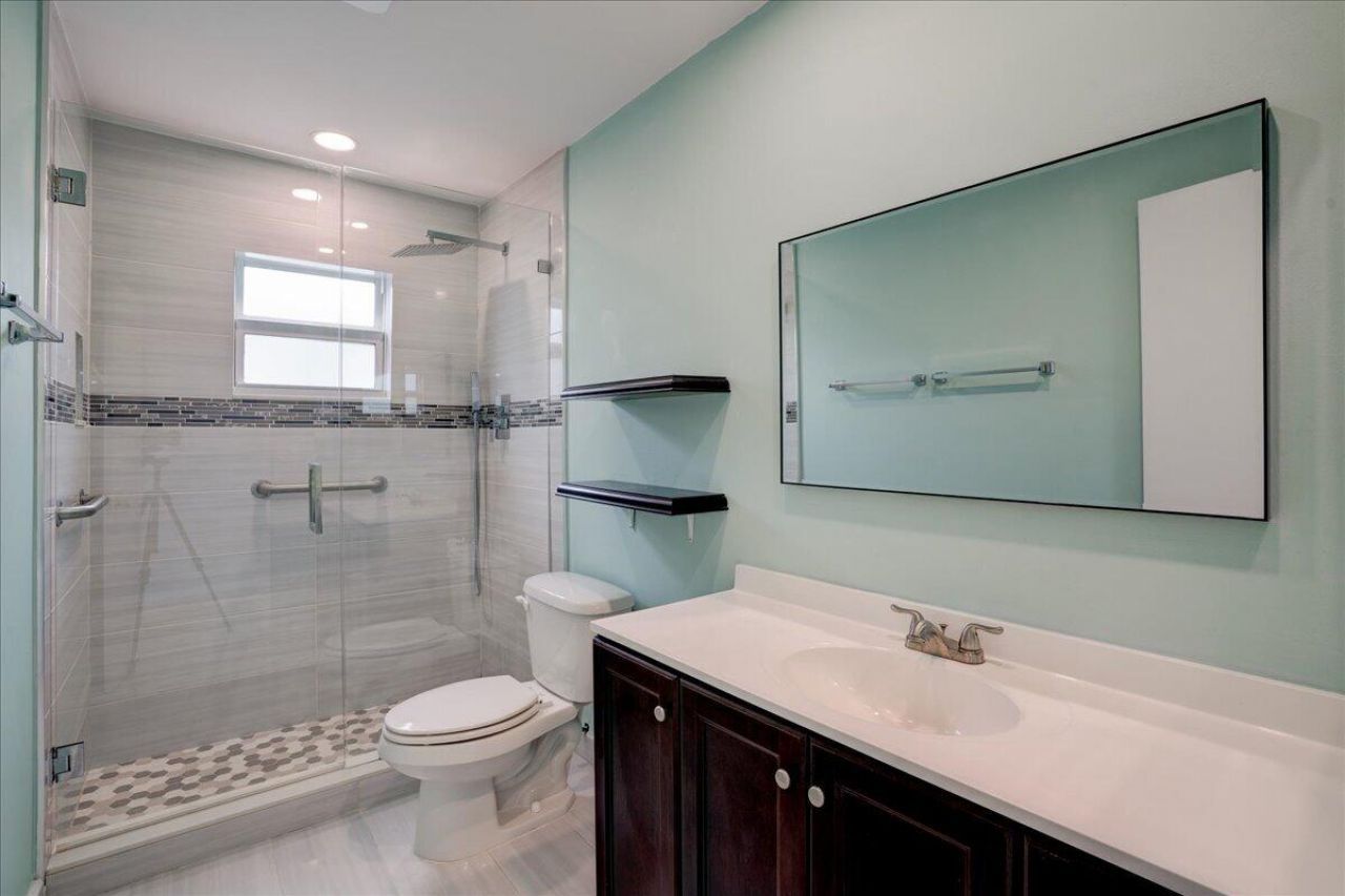 2086 SW 12th Avenue, Boynton Beach, FL 33426 Photo