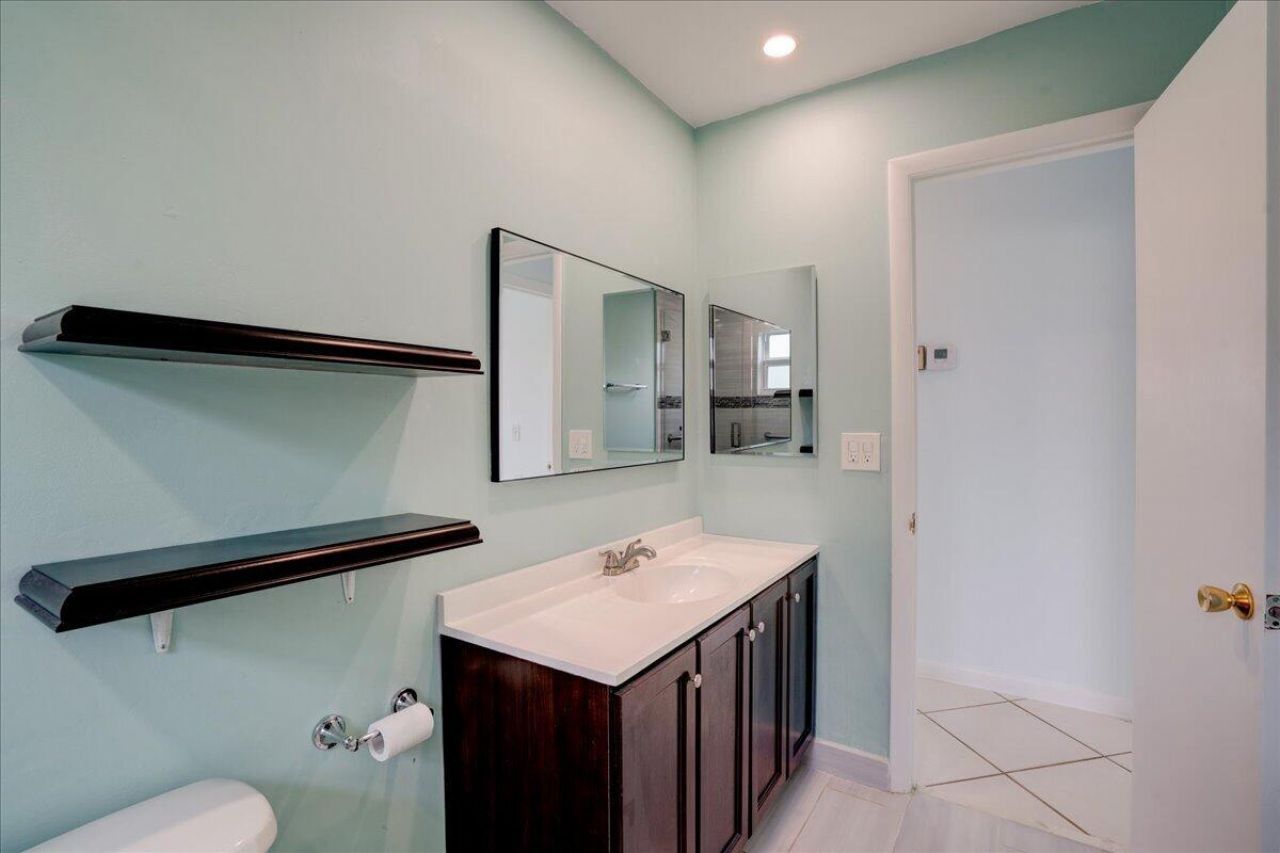2086 SW 12th Avenue, Boynton Beach, FL 33426 Photo