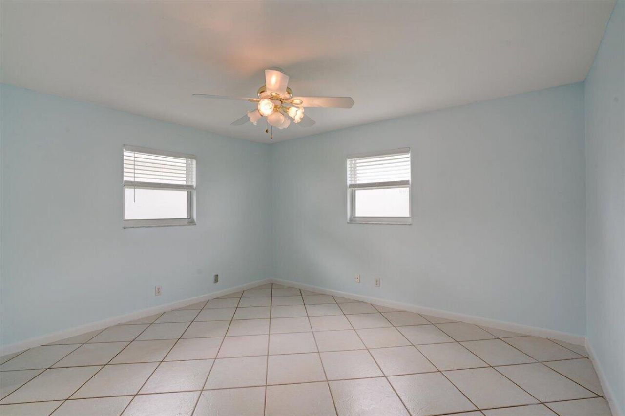 2086 SW 12th Avenue, Boynton Beach, FL 33426 Photo