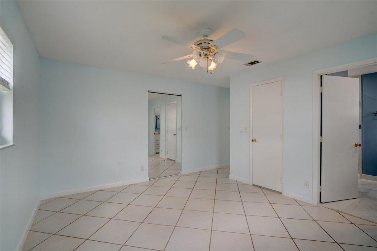 2086 SW 12th Avenue, Boynton Beach, FL 33426 Photo
