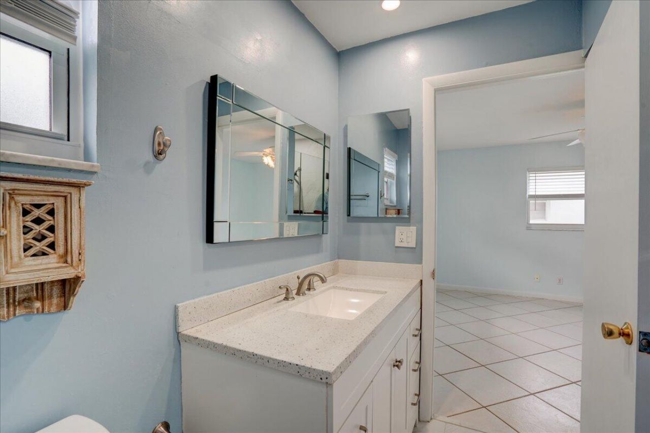 2086 SW 12th Avenue, Boynton Beach, FL 33426 Photo