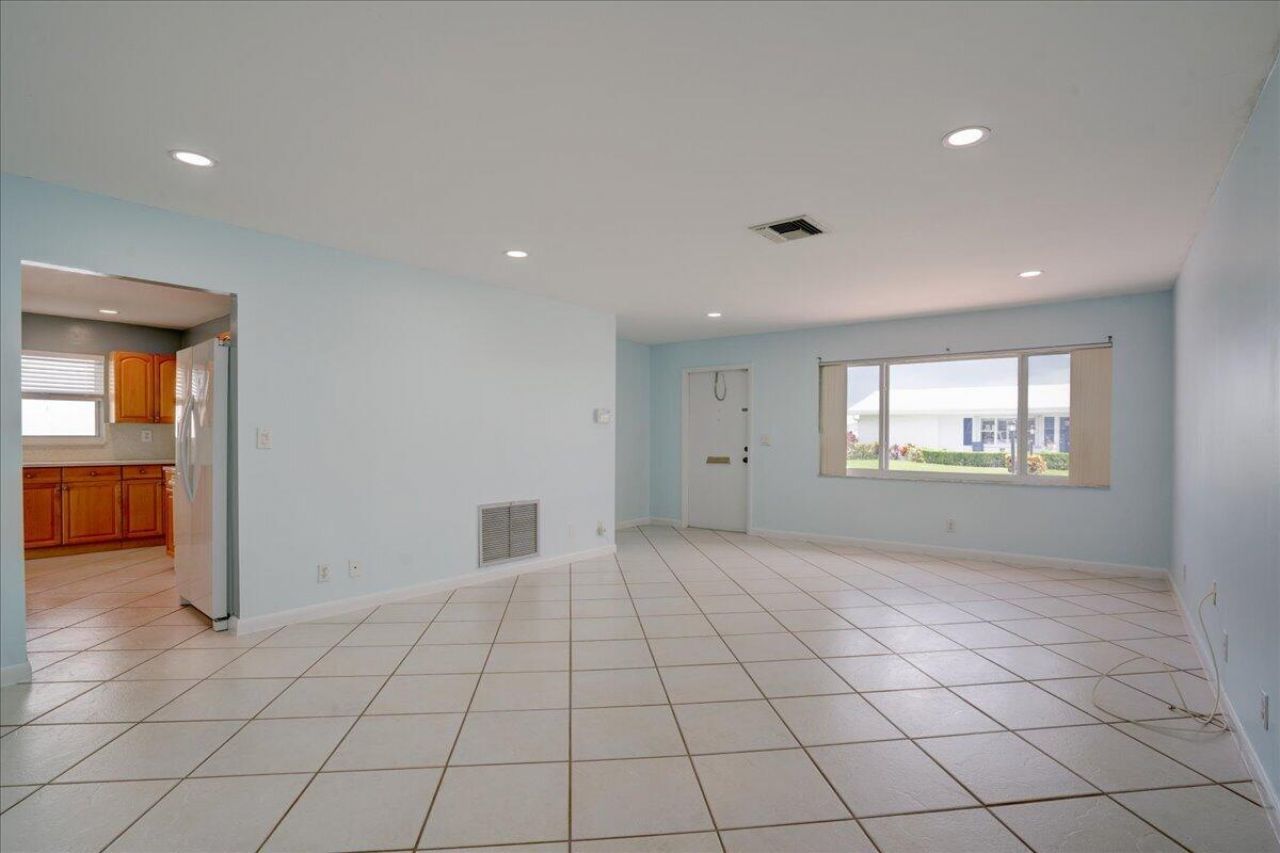 2086 SW 12th Avenue, Boynton Beach, FL 33426 Photo