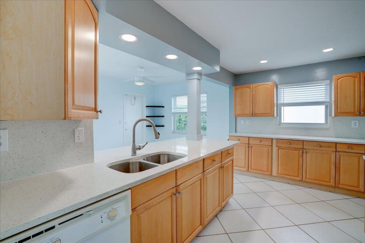 2086 SW 12th Avenue, Boynton Beach, FL 33426 Photo