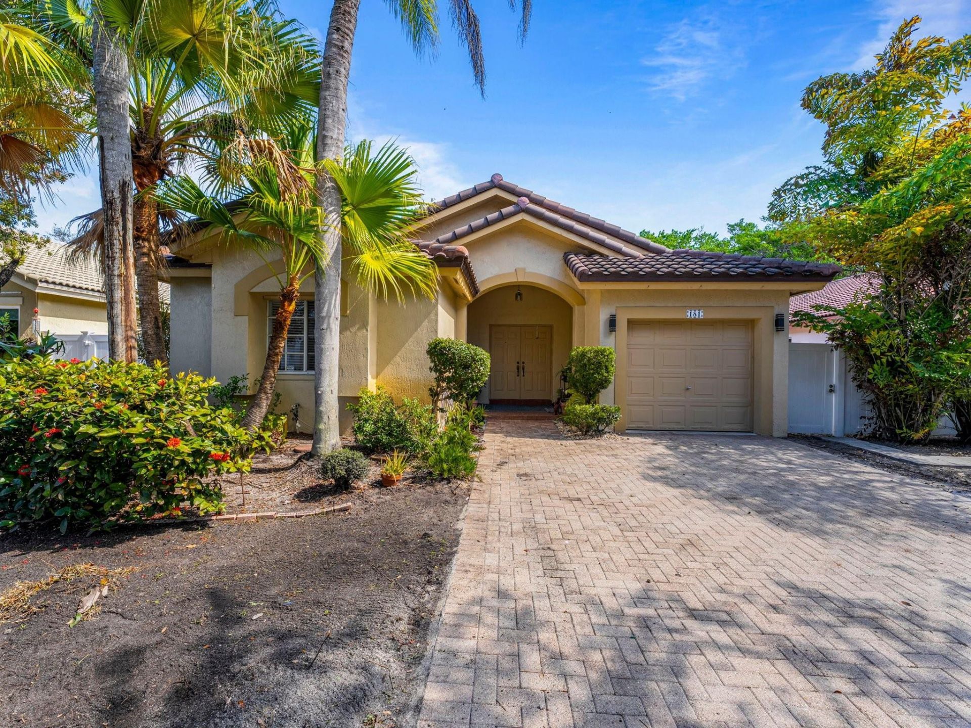 181 SW 203rd Avenue, Pembroke Pines, FL 33029 Photo