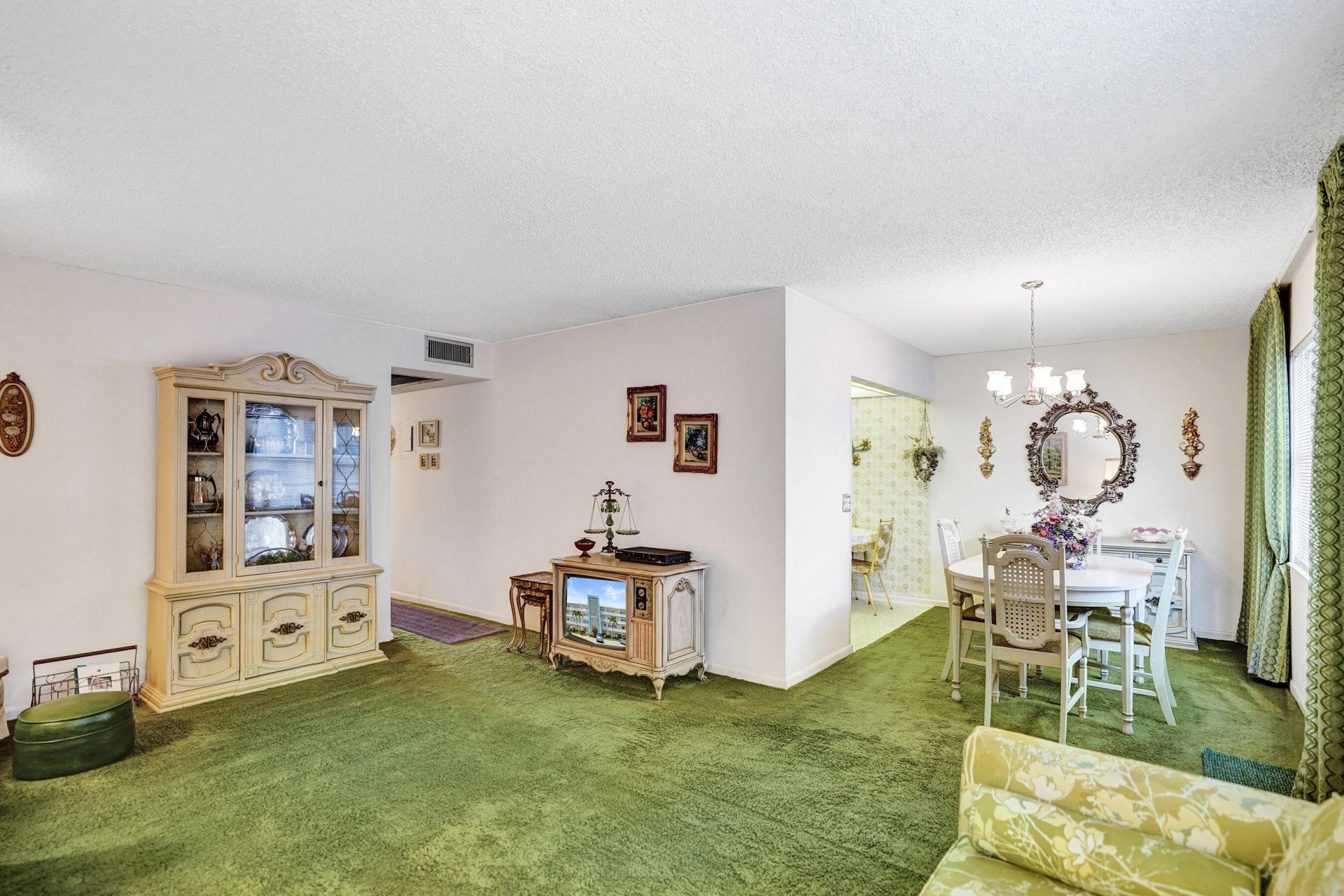 2049 Lyndhurst, Deerfield Beach, FL 33442 Photo