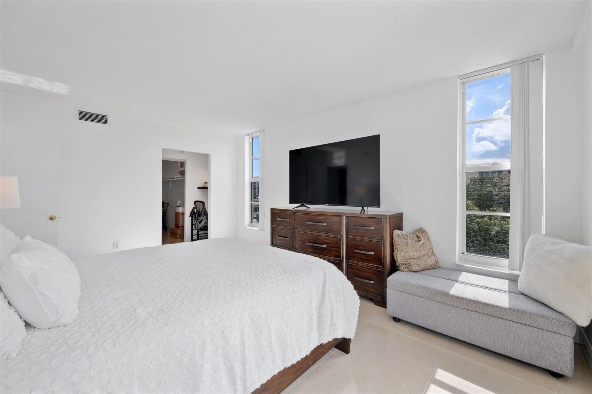 1080 94th Street, Unit 411, Bay Harbor Islands, FL 33154 Photo