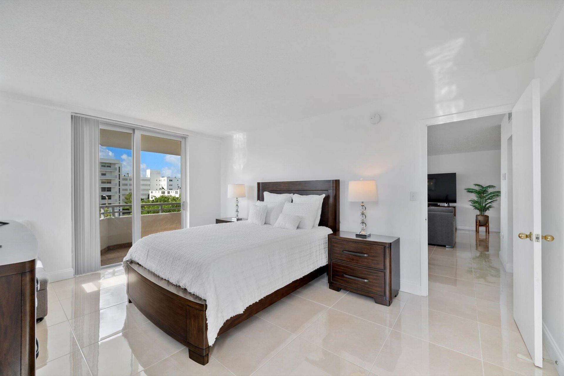 1080 94th Street, Unit 411, Bay Harbor Islands, FL 33154 Photo