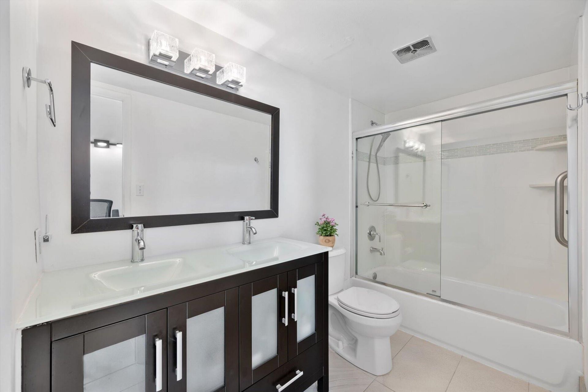 1080 94th Street, Unit 411, Bay Harbor Islands, FL 33154 Photo