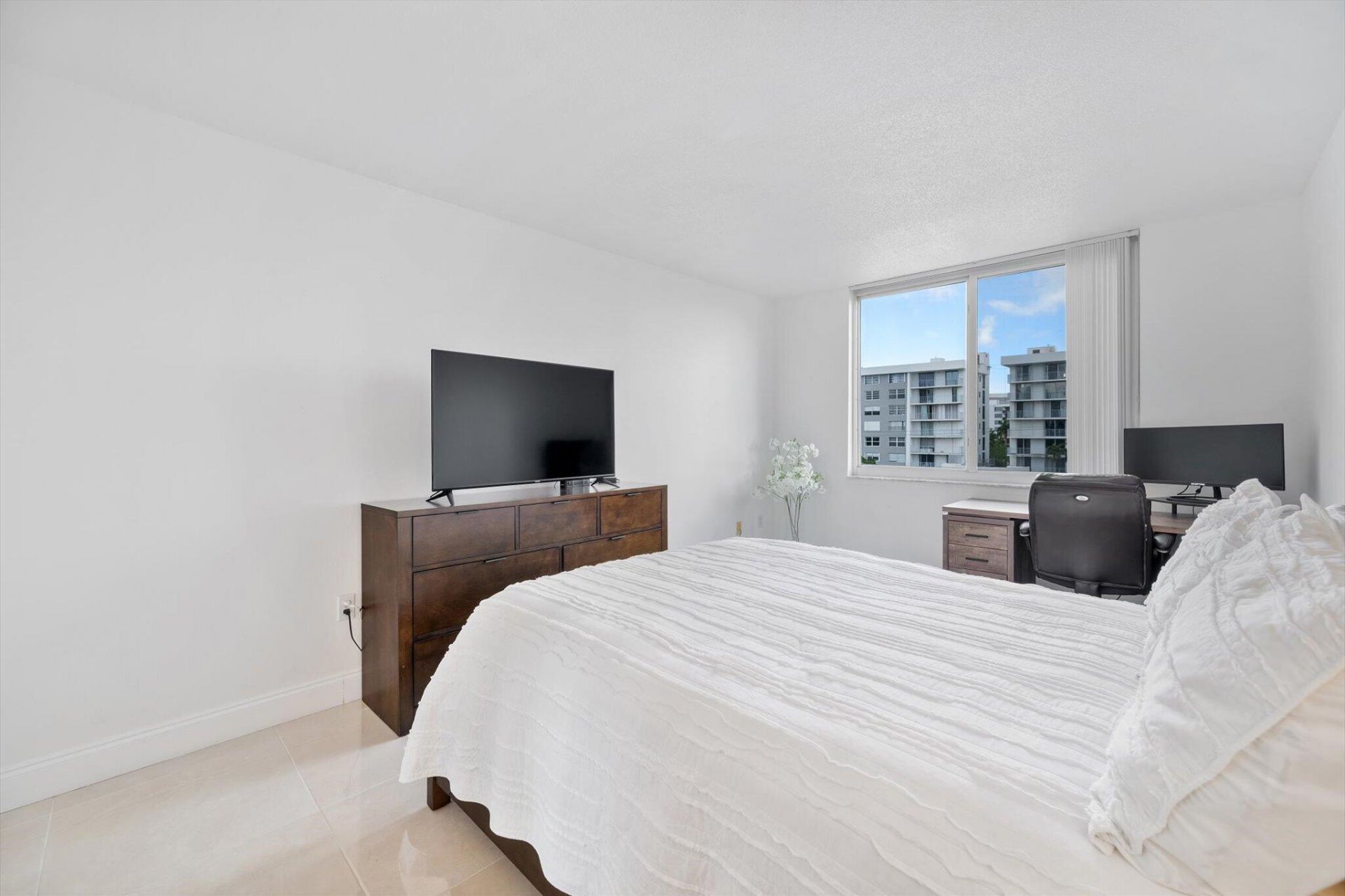 1080 94th Street, Unit 411, Bay Harbor Islands, FL 33154 Photo