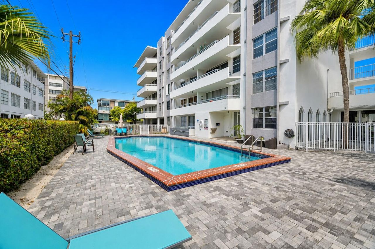 1080 94th Street, Unit 411, Bay Harbor Islands, FL 33154 Photo