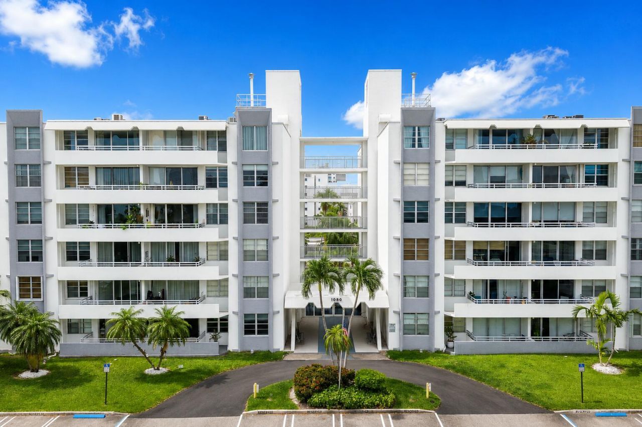 1080 94th Street, Unit 411, Bay Harbor Islands, FL 33154 Photo