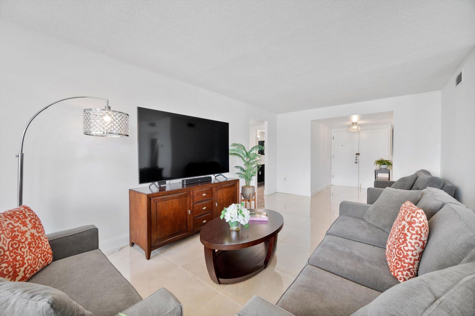 1080 94th Street, Unit 411, Bay Harbor Islands, FL 33154 Photo