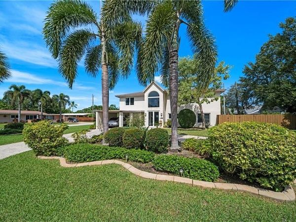 301 NW 26th Court, Wilton Manors, FL 33311