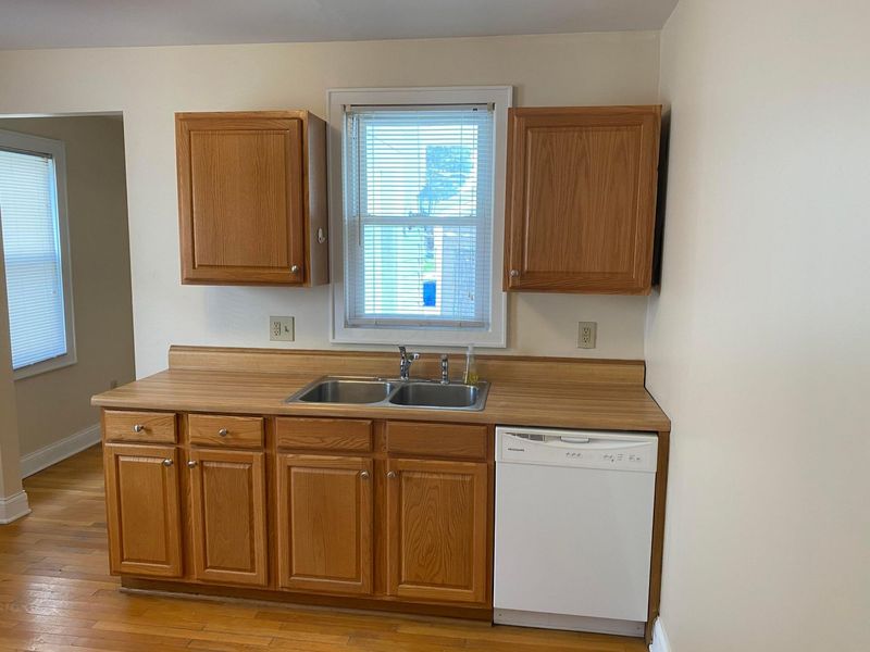 2598 Dayton Avenue, Columbus, OH 43202 Photo 3