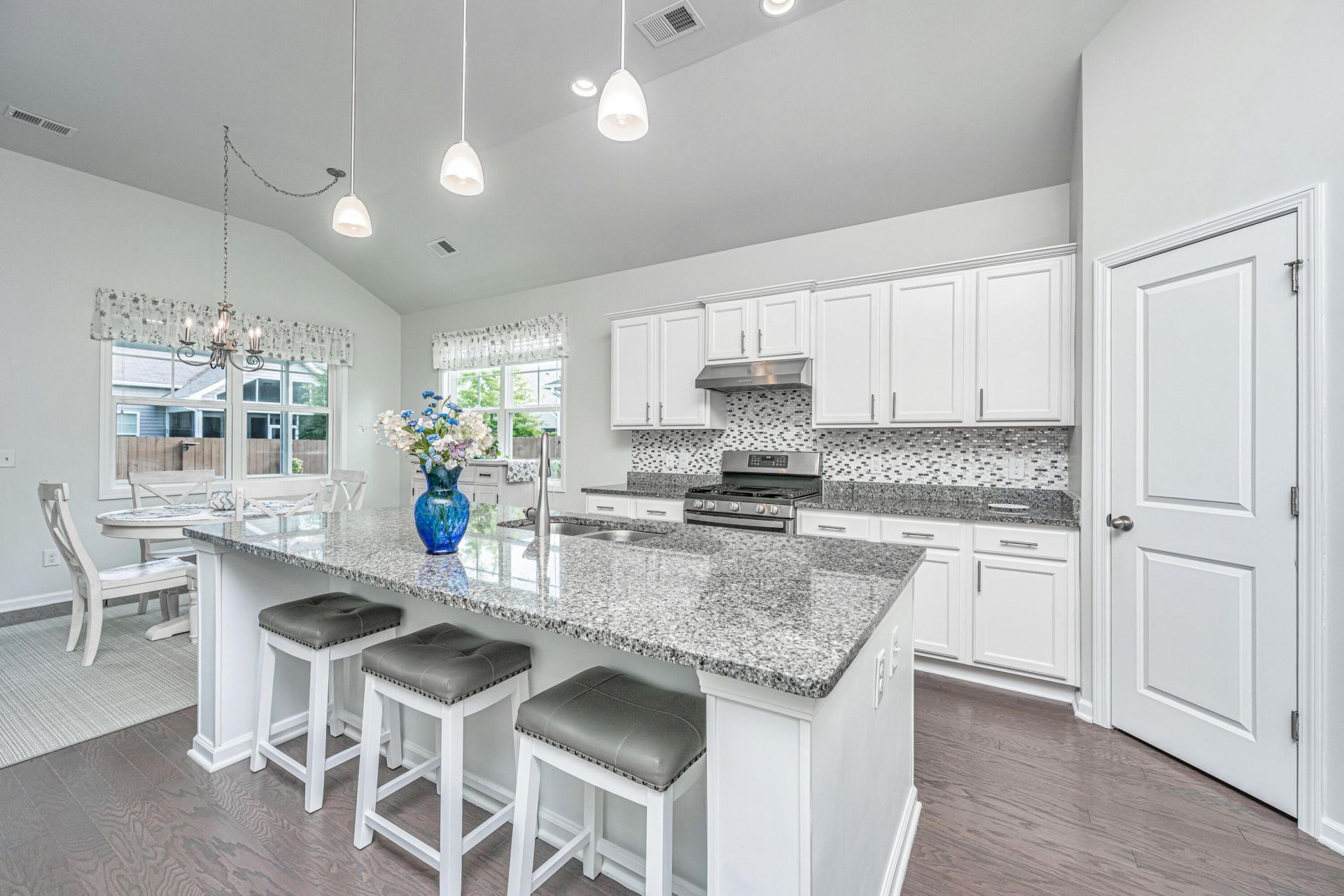 107 Yeamans Way Photo 7