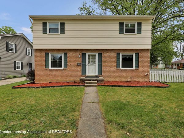 2525 Bedford Road, Lansing, MI 48911