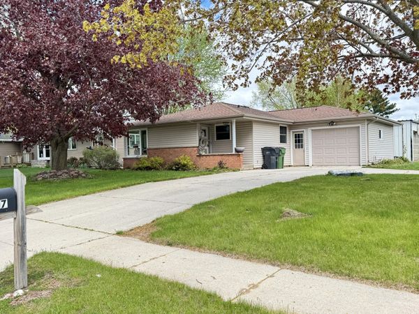 547 E Church St, Mishicot, WI 54228