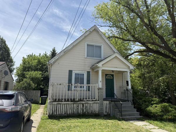 1925 Saint Francis Ave, Saint Francis, WI 53235