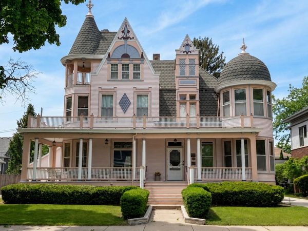 1520 College Ave, Racine, WI 53403