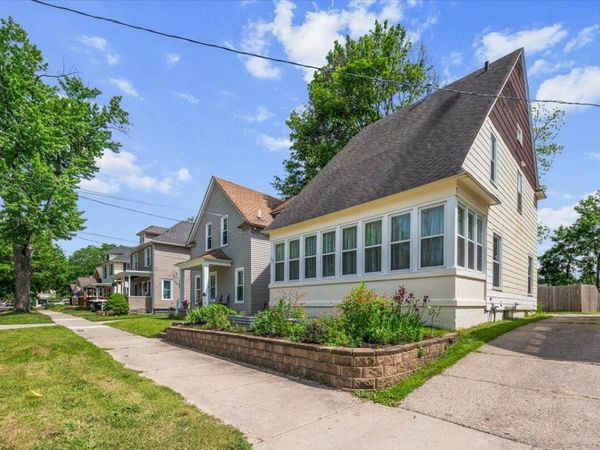 130 Palmer Street NE, Grand Rapids, MI 49505
