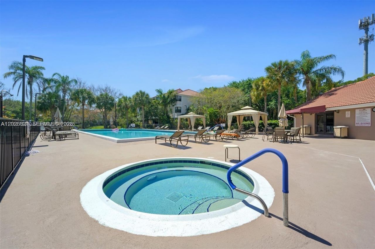 10161 W Sunrise Blvd , Unit 304, Plantation, FL 33322 Photo