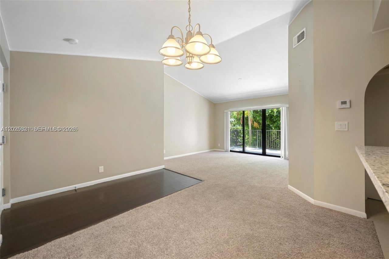 10161 W Sunrise Blvd , Unit 304, Plantation, FL 33322 Photo