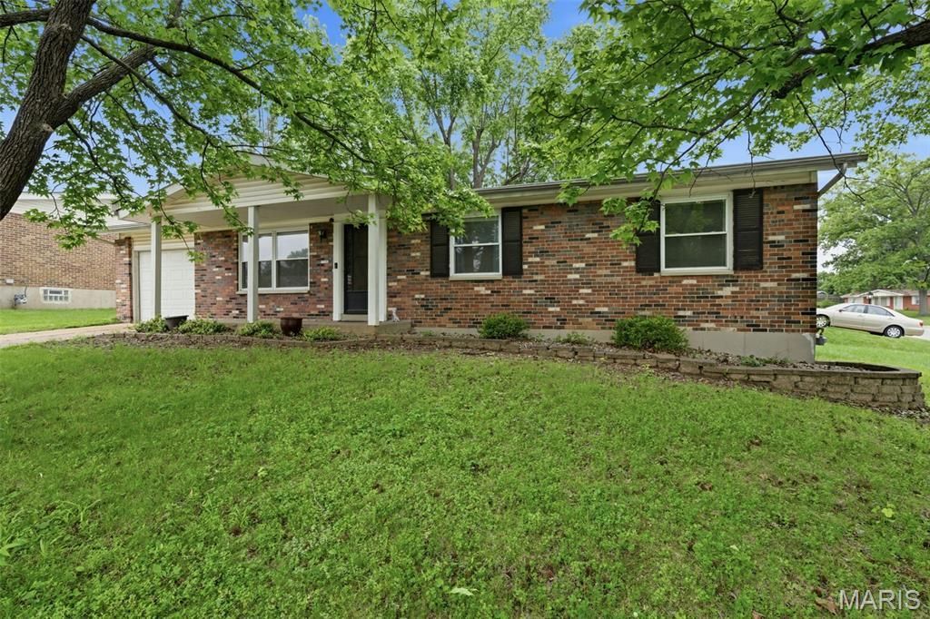 2701 Woodbury Drive , Mehlville, MO 63125 Main Photo