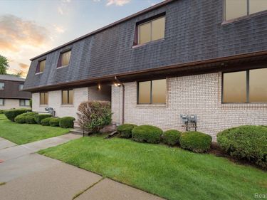 25440 Quarter Deck Street, Harrison Township, Mi 48045