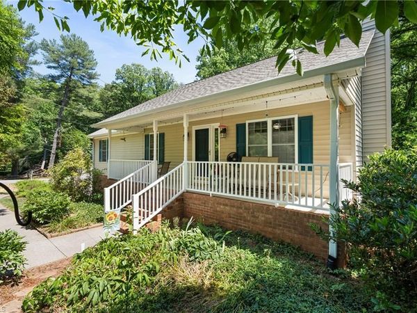 740 Lynn Dee Drive , Winston-Salem, NC 27104